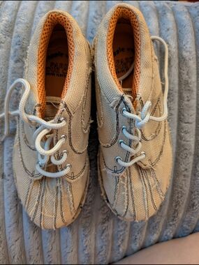 Women's 6 or Men's 4 John Fluevog RARE, Super Veg Collection, Beige Hemp New